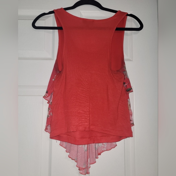 Red flowered tank top - Picture 2 of 2